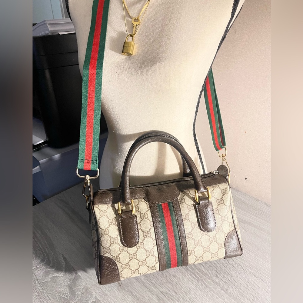 Authentic Gucci vintage web sherry line satchel bag 002.68.0069 (F301)